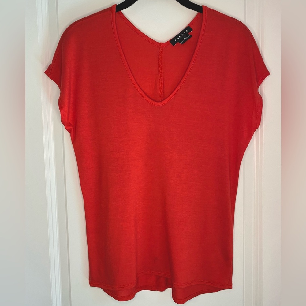 Trouvé Luxe Short Sleeve V-Neck Tee Red Size S